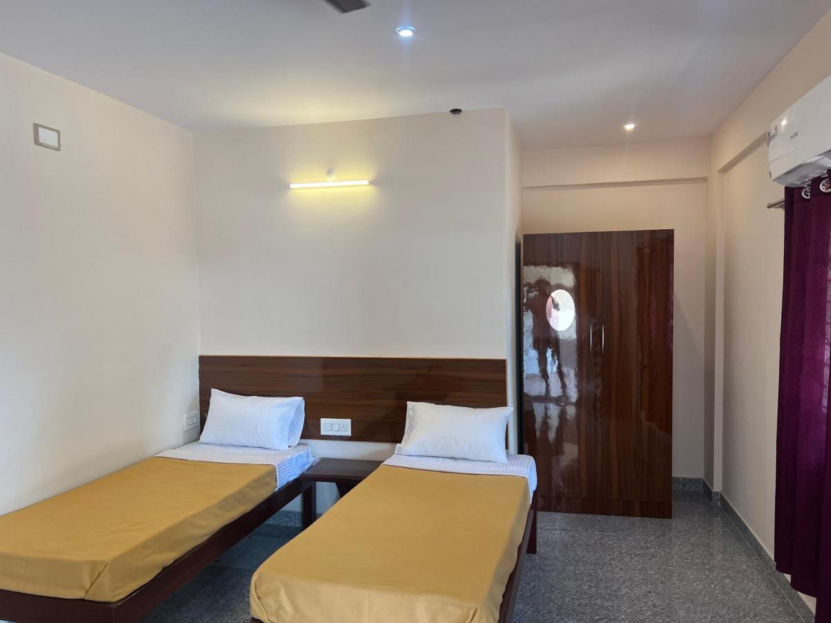 Rt Service Apartments Hotel Velankanni Exterior photo